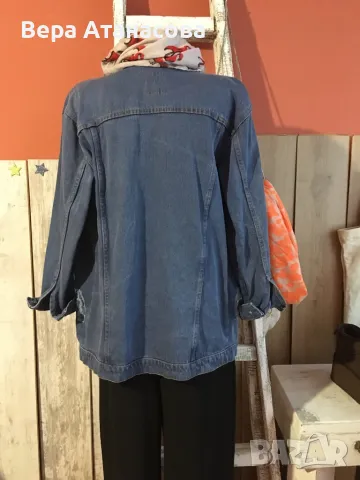 💙💄💙 Дънково яке с лек накъсан ефект🥼 м размер👟, снимка 3 - Якета - 47500279