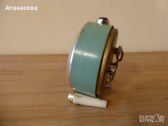 Рядък будилник Слава часовник зелен корпус, снимка 3 - Антикварни и старинни предмети - 44280785