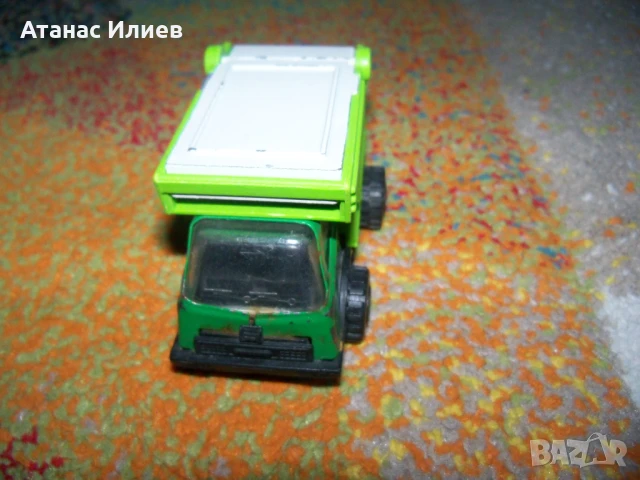 Малко ламаринено камионче, соц играчка, снимка 2 - Коли, камиони, мотори, писти - 50696025