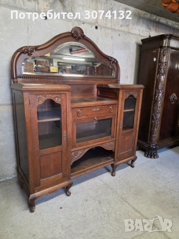 Уникален шкаф с кристални стъкла в стил Луи 15