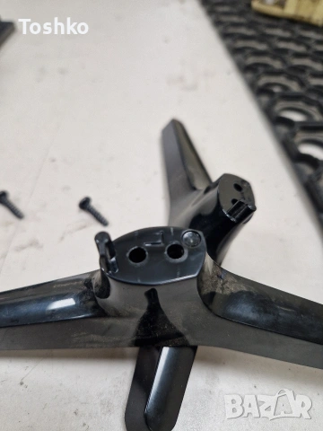 Стойка крачета за ТВ SAMSUNG UE32T4002AK, снимка 2 - Части и Платки - 54331670