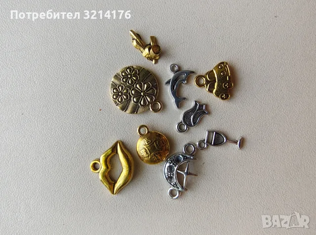 Висулка бижу - Кола, Лале, Делфин, Чашка, Луна със звезда, Кръг с цветя, Коледна играчка