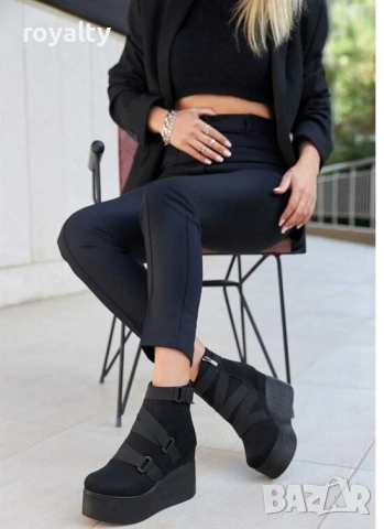 Боти на платформа - черен велур, снимка 2 - Дамски боти - 54160037