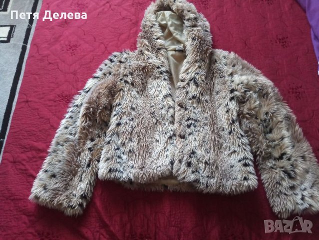 Продавам еко късо палто, снимка 1 - Палта, манта - 34245758