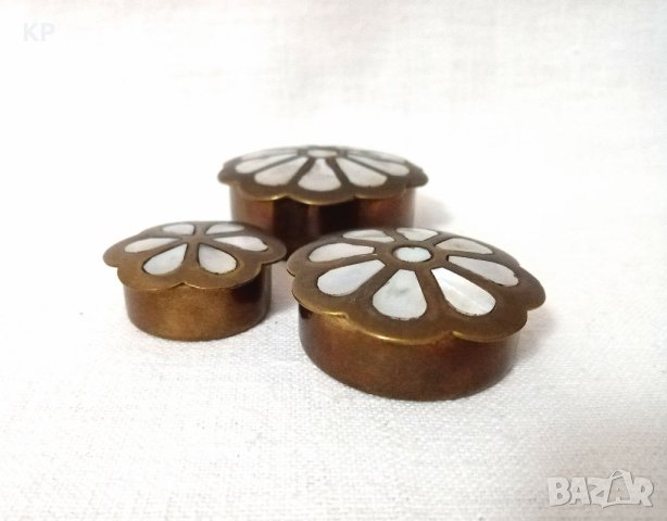 Кутийки от месинг, инкрустирани със седеф , снимка 3 - Антикварни и старинни предмети - 40842669