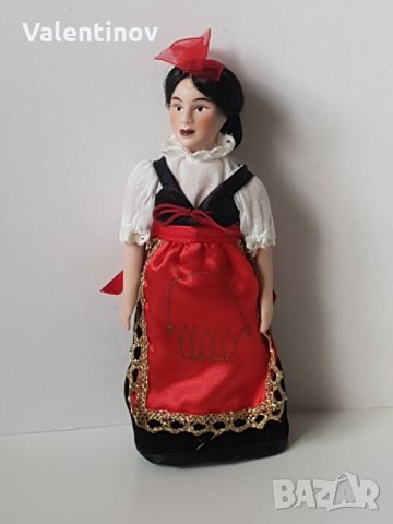 Малка порцеланова кукла , снимка 1 - Кукли - 31708257