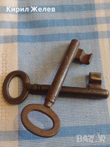Два стари ключа от соца за брава за КОЛЕКЦИЯ ДЕКОРАЦИЯ БИТОВ КЪТ 41015, снимка 3 - Други ценни предмети - 44819012