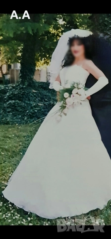 Булчинска рокля с обръчи