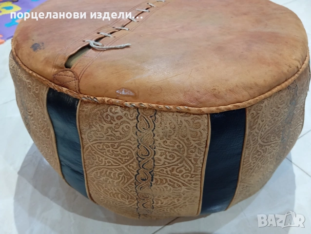 Автентичен марокански пуф табуретка ръчно изработен от естествена кожа , снимка 13 - Антикварни и старинни предмети - 53976352