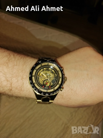 Продавам нов самонавиващ се часовник