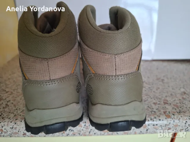 Спортни боти Adidas, снимка 3 - Детски боти и ботуши - 56221856