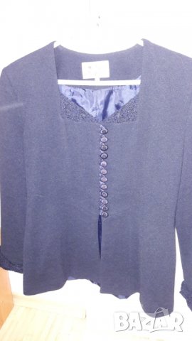 Дамски костюм с пола тъмносин с копчета, снимка 2 - Костюми - 29995453