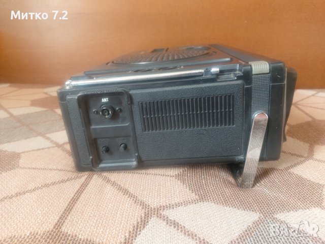 Стар радио касетофон TV Sharp 5p-27g, снимка 5 - Радиокасетофони, транзистори - 40322953