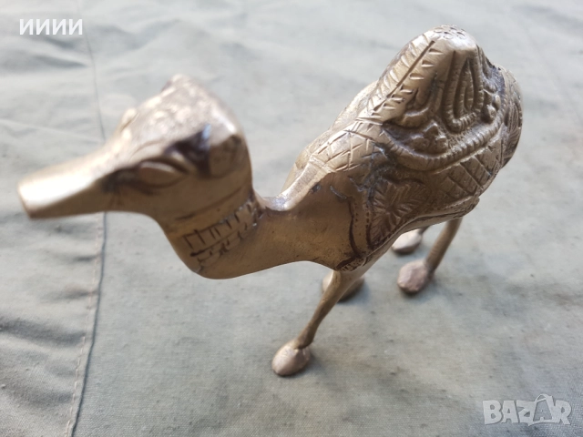 Бронзова пластика статуетка камила