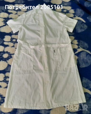 Работна бяла дамска престилка с къс ръкав