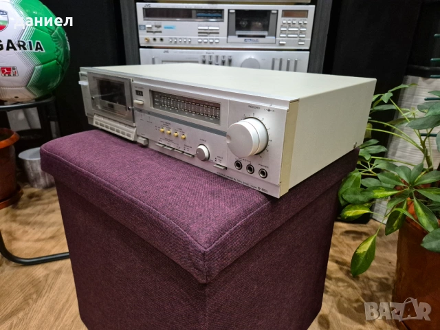 Касетен дек HITACHI D-85s с отличен външен вид, без липси и надрасквания + подарък, снимка 3 - Декове - 53193341