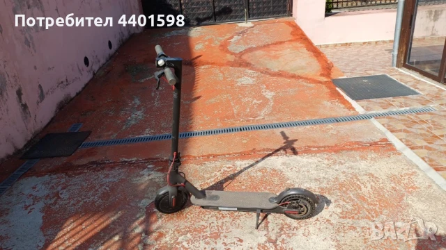 Тротинет Xiomi m365 pro в идеално състояние с резервни гуми., снимка 4 - Аксесоари и консумативи - 51289714
