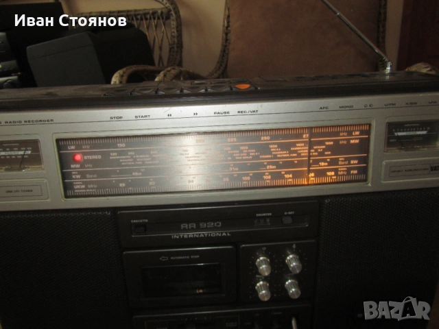 Продавам радио касетофон