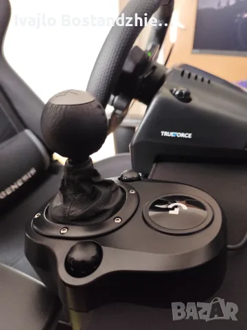 Геймърски волан Logitech G923 + Shifter за PS5/PS4/PC, снимка 5 - Джойстици и геймпадове - 55890351