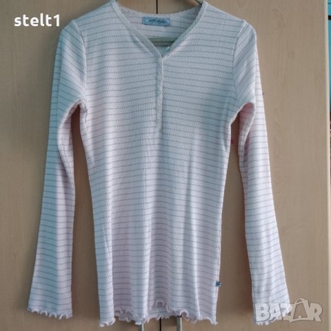 Красива блузка, снимка 2 - Блузи с дълъг ръкав и пуловери - 30131593