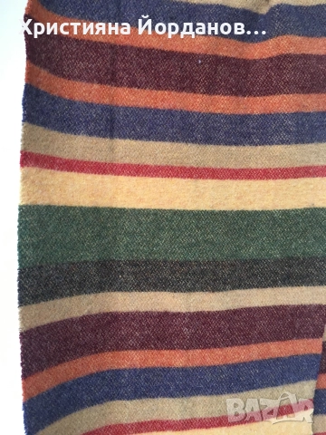 Gant мек шал 100% вълна, снимка 3 - Шалове - 52895859