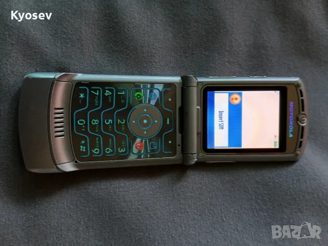 Мобилен телефон Motorola RAZR V3