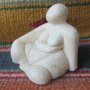 Богиня-майка, статуетка от камък гола жена арт фигура малка пластика, снимка 2