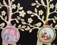 Ръчно бродирани коледни картички и оцветени играчки за елха , снимка 10