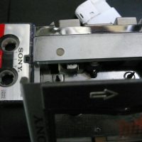 Мини джобен касетофон Sony, снимка 2 - Радиокасетофони, транзистори - 44619519
