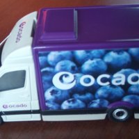 Mercedes Sprinter ”Blueberry” Ocado CORGI 9.5cm Die Cast, снимка 4 - Колекции - 39401194