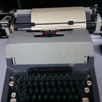 Пишеща машина CONSUL 1504, снимка 2 - Антикварни и старинни предмети - 33798700