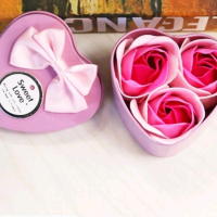 Кутийка сърце с ароматни рози, снимка 1 - Подаръци за жени - 44716803