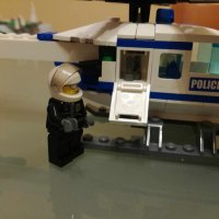 Конструктор Лего - модел LEGO Police 7741 - Полицейски хеликоптер, снимка 4 - Конструктори - 42069366