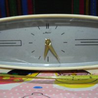 Часовник ЯнтарьСССР, снимка 1 - Антикварни и старинни предмети - 44198537
