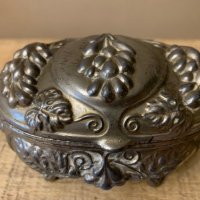 Уникално красива метална кутия за бижута-Царство България-2, снимка 1 - Други ценни предмети - 35179027