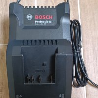 Bosch GAL 18V-40 ново зарядно, снимка 2 - Винтоверти - 38414892