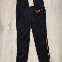 Ново оригинално долнище Nike Dry Fit, снимка 1 - Детски анцузи и суичери - 42221272