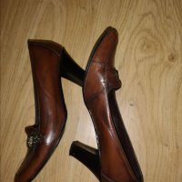 Обувки , снимка 1 - Дамски обувки на ток - 31877641
