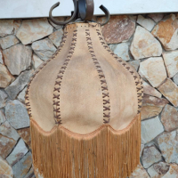 Голям полилей с абажур от естествена кожа и ковано желязо, снимка 1 - Лампи за таван - 44650305