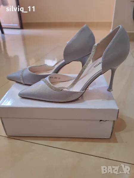Супер елегантни сребристи обувки , снимка 1