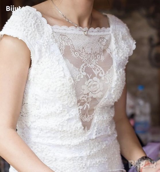 Прекрасна рокля на Юнона , снимка 1