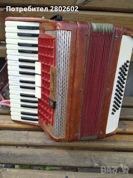Продавам акордеон Скандали 48 баса Scandalli , снимка 1