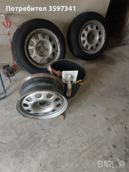 Голф 3 две зимни гуми 195/65/15 и 3 джанти, снимка 1