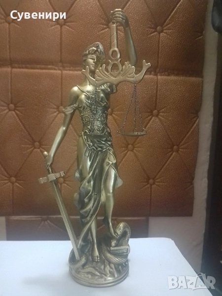 статуетка Темида-33см., снимка 1
