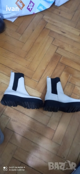 дамски боти stradivarius 37 бели , снимка 1