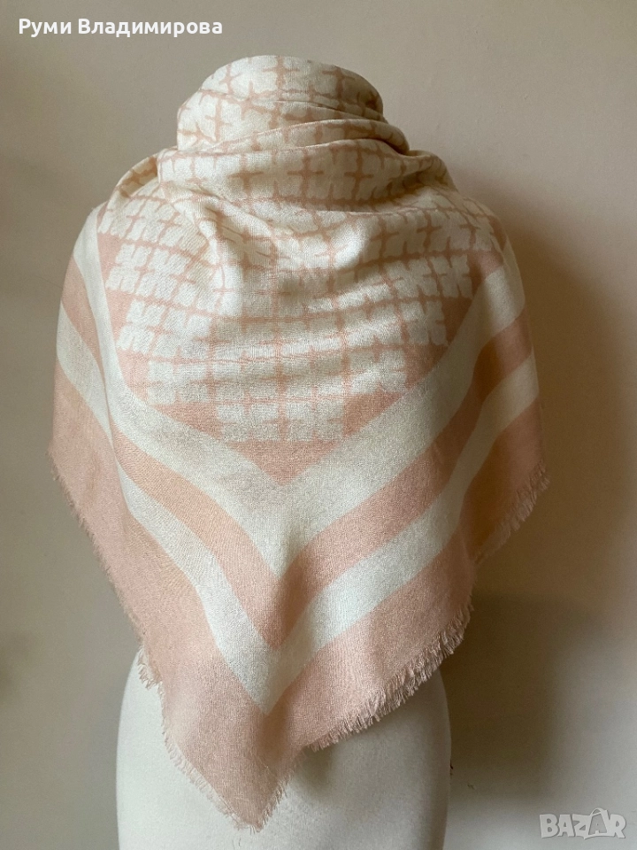 Бял шал на розово детелини By Malene Birger от 100 % вълна, снимка 1