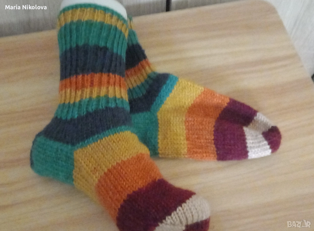 Предлагам красиви ръчно плетени чорапи и терлици , снимка 1