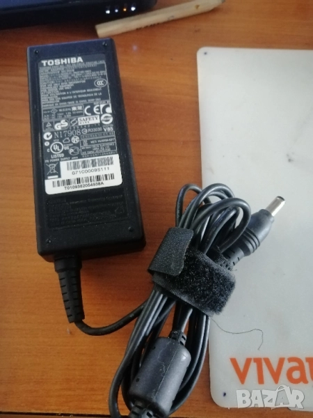 Оригинално зарядно за лаптоп TOSHIBA 19V, 3,42A. , снимка 1