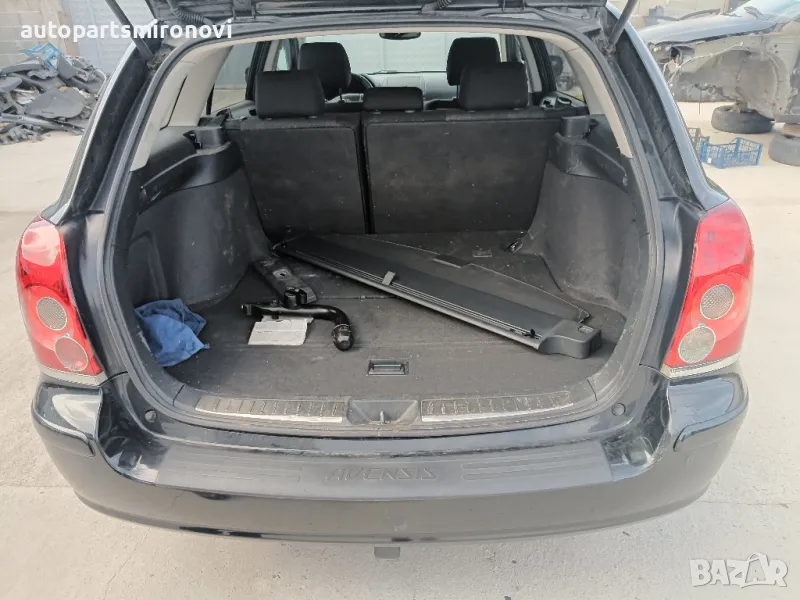 Авенсис т25 2.2 на части, снимка 1