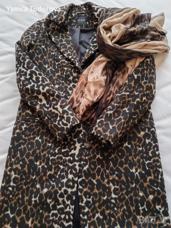 Продавам  палто на на Guess с тигров десен, снимка 1